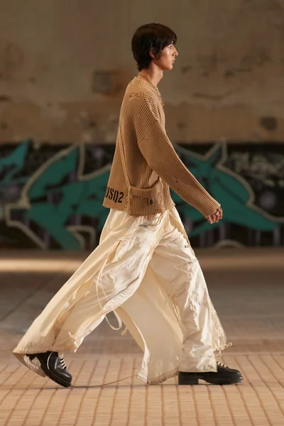 Look 1